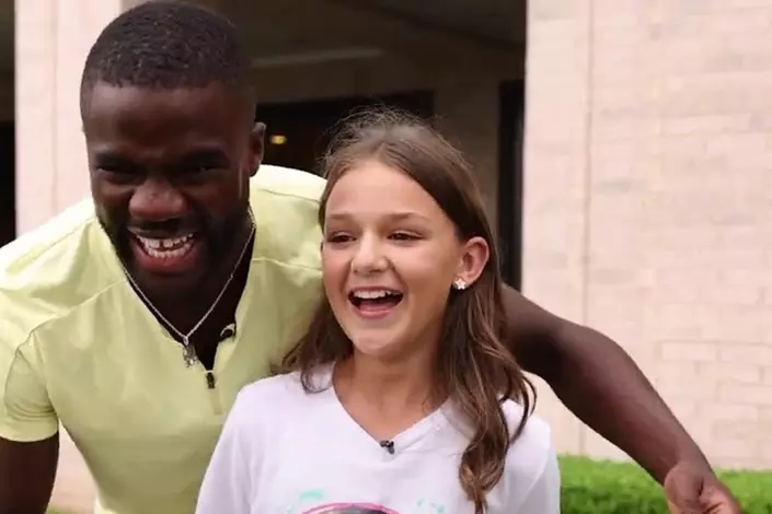 Frances Tiafoe surprises a super fan!